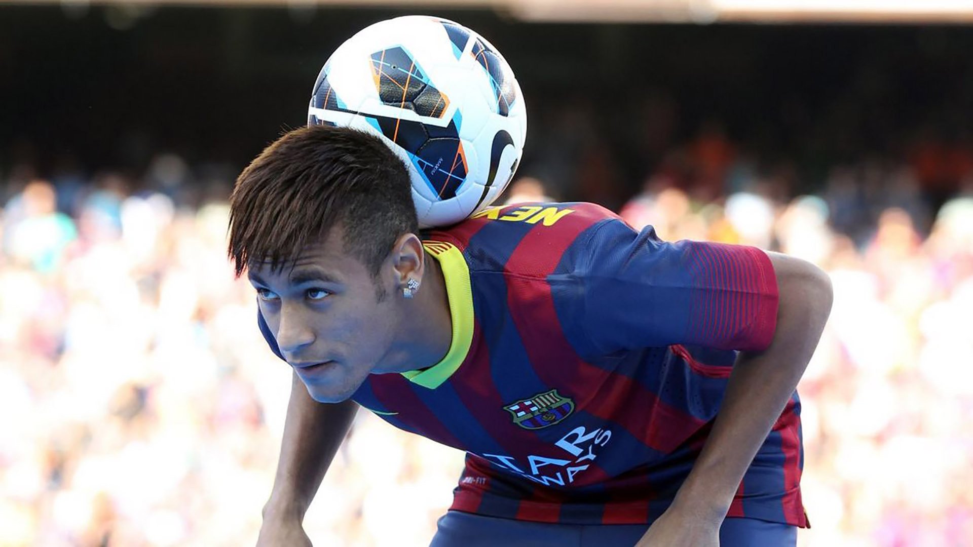 世界杯2026-逆风翻盘,雷诺车队如何用一场完美策略击碎梅赛德斯的王朝梦,拉塞尔成关键制胜手